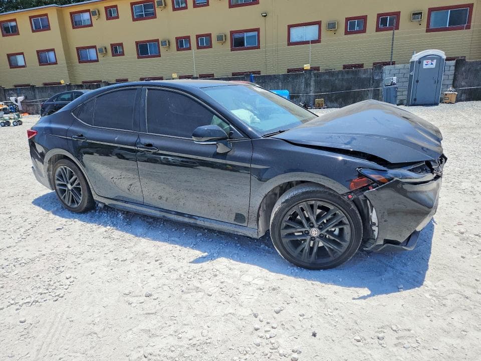 2026 TOYOTA CAMRY SE 4