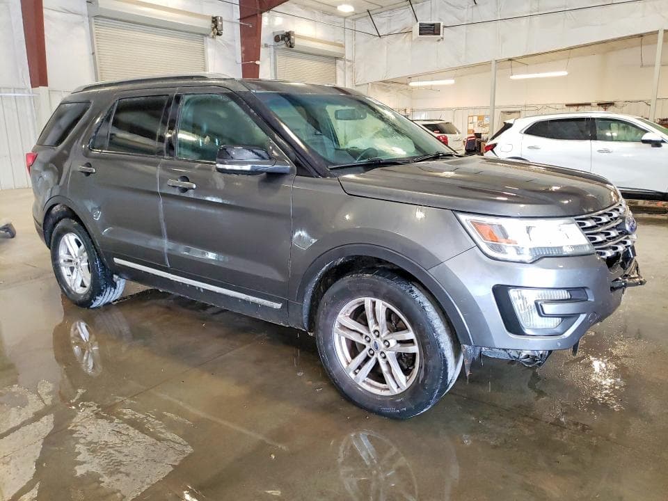 2017 FORD EXPLORER XLT 4
