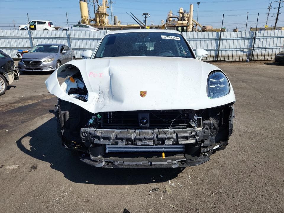 2026 PORSCHE MACAN BASE 5