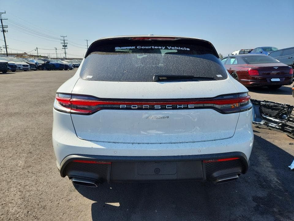 2026 PORSCHE MACAN BASE 6
