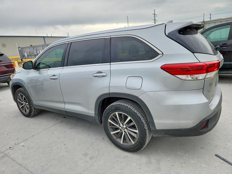 2019 TOYOTA HIGHLANDER XLE XLE 2