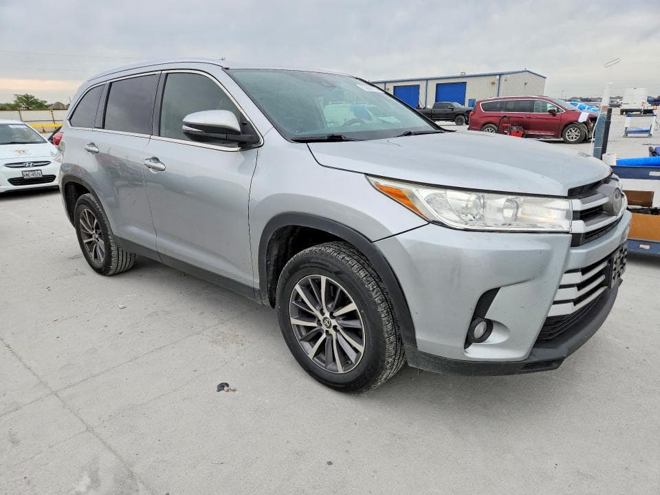 2019 TOYOTA HIGHLANDER XLE XLE 4