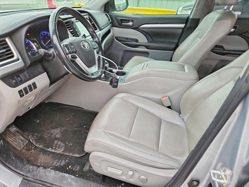 2019 TOYOTA HIGHLANDER XLE XLE 7