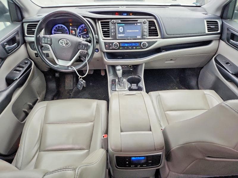 2019 TOYOTA HIGHLANDER XLE XLE 8