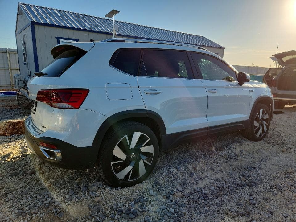 2024 VOLKSWAGEN TAOS SEL 3