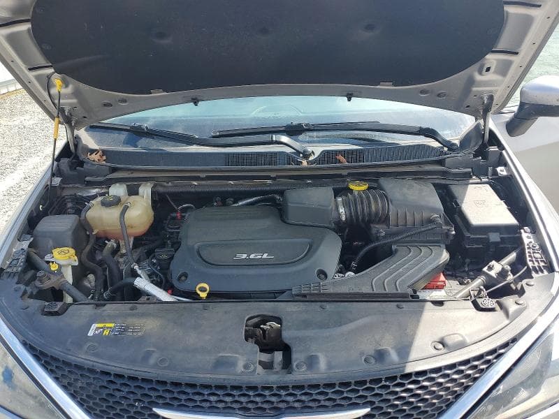 2017 CHRYSLER PACIFICA TOURING 12
