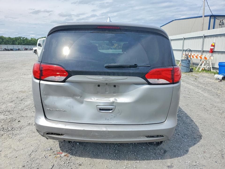 2017 CHRYSLER PACIFICA TOURING 6