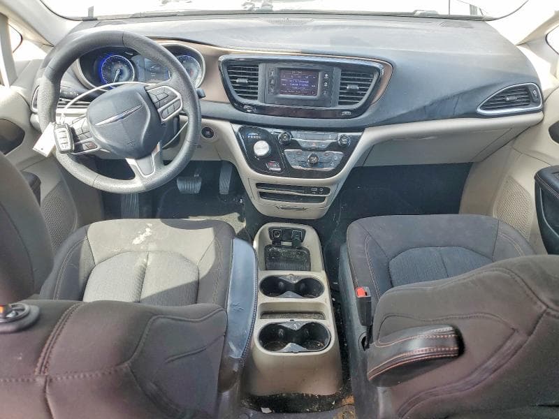 2017 CHRYSLER PACIFICA TOURING 8