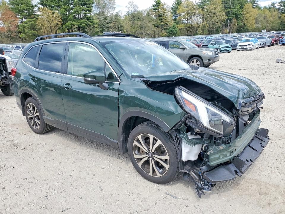 2023 SUBARU FORESTER LIMITED 4