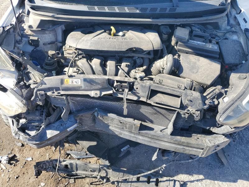 2016 HYUNDAI ELANTRA SE SE 11