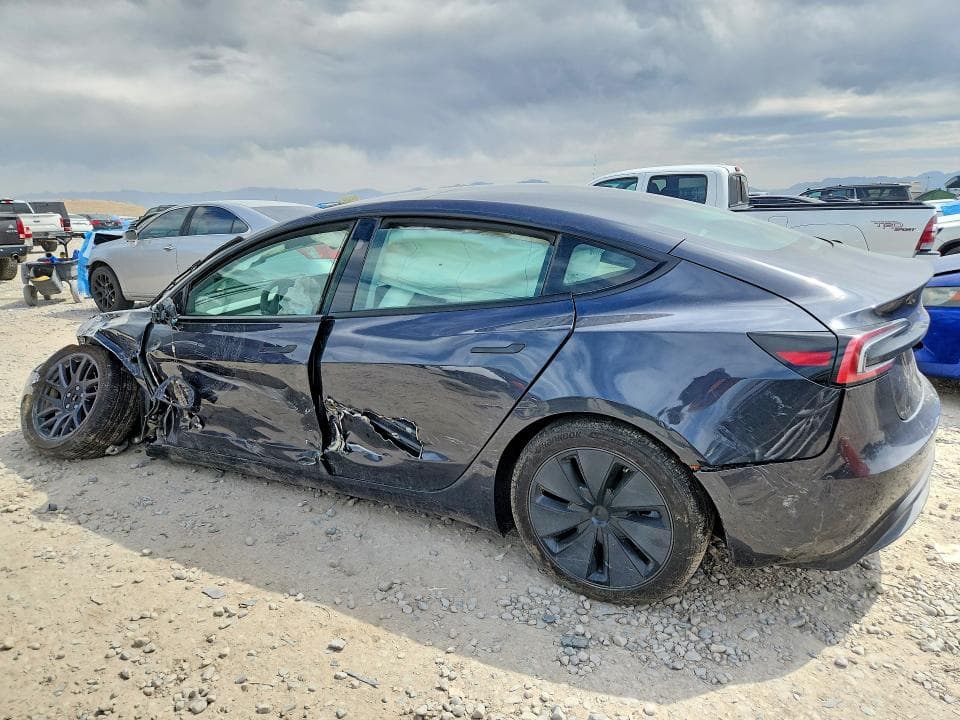 2025 TESLA MODEL 3 2