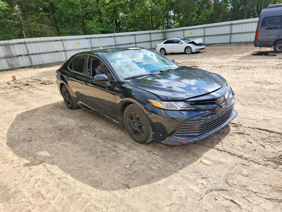 2019 TOYOTA CAMRY L 4