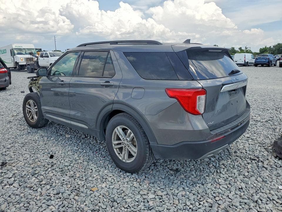 2022 FORD EXPLORER XLT 2