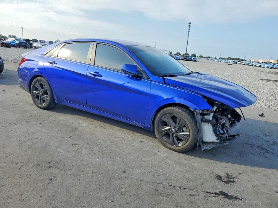 2023 HYUNDAI ELANTRA SEL 4