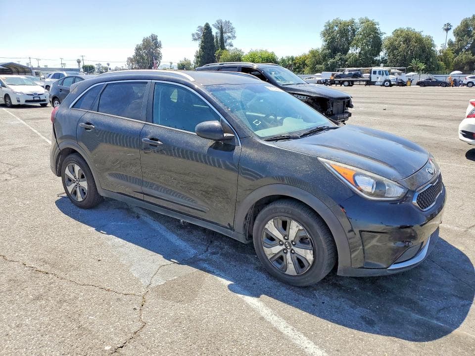 2017 KIA NIRO LX 4