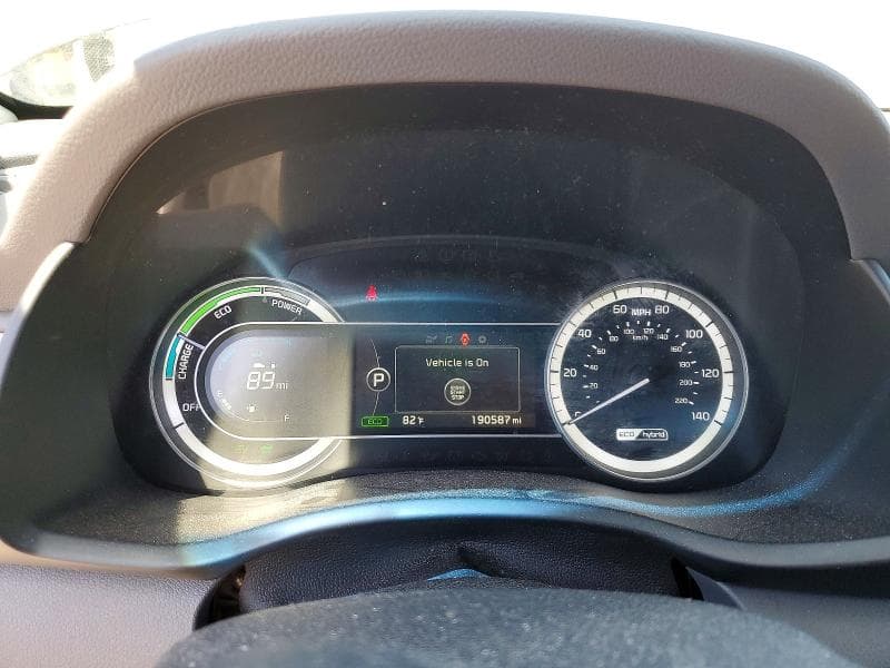 2017 KIA NIRO LX 9