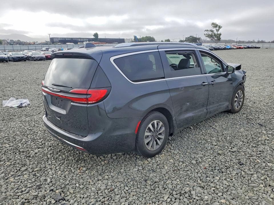 2021 CHRYSLER PACIFICA HYBRID TOURING L 3