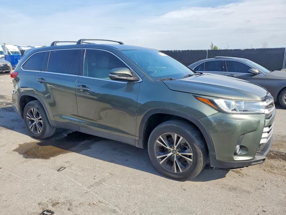 2019 TOYOTA HIGHLANDER LE PLUS LE PLUS 5