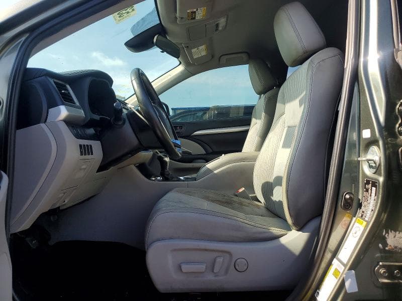2019 TOYOTA HIGHLANDER LE PLUS LE PLUS 8