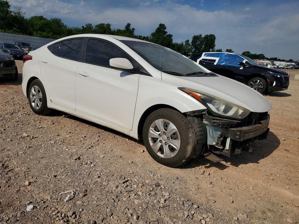2016 HYUNDAI ELANTRA SE 4
