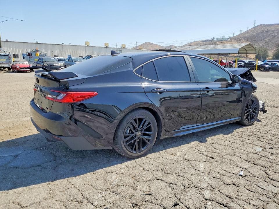2025 TOYOTA CAMRY SE 3