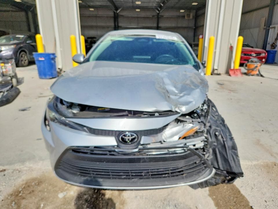 2025 TOYOTA COROLLA LE 5