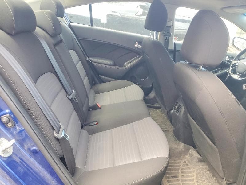 2017 KIA FORTE EX 10