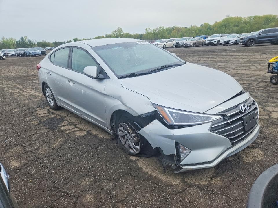 2020 HYUNDAI ELANTRA SE 4