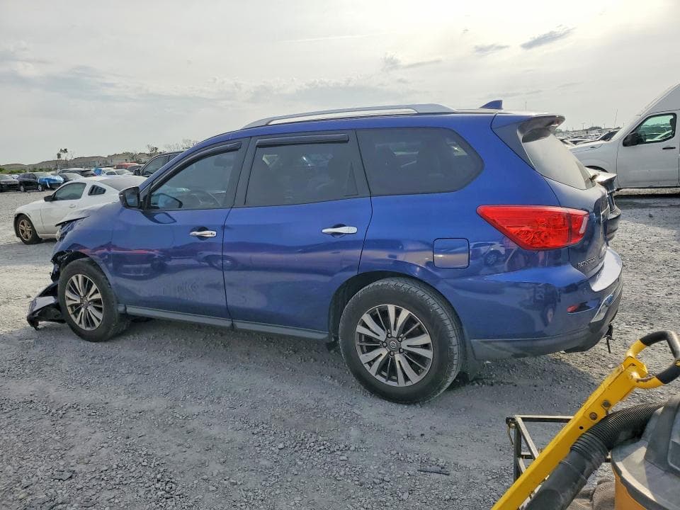 2019 NISSAN PATHFINDER S 2