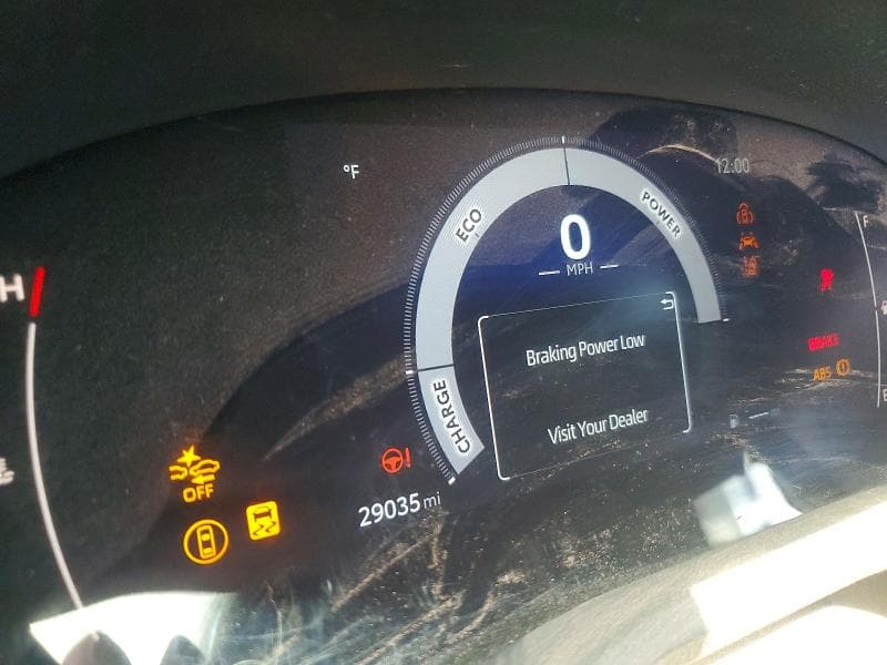 2025 TOYOTA CAMRY SE 9