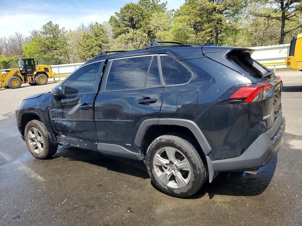 2024 TOYOTA RAV4 LE 2