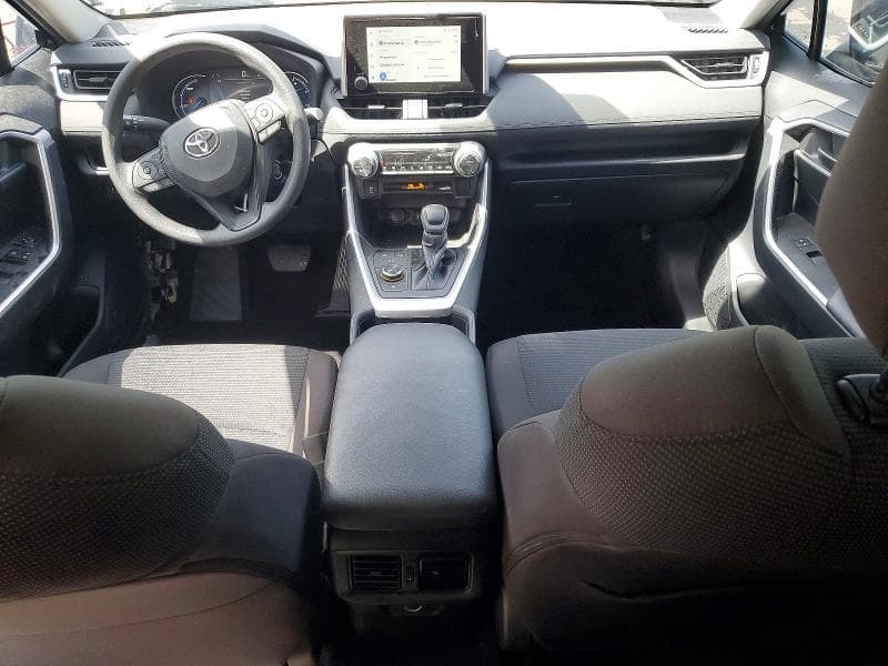2024 TOYOTA RAV4 LE 8