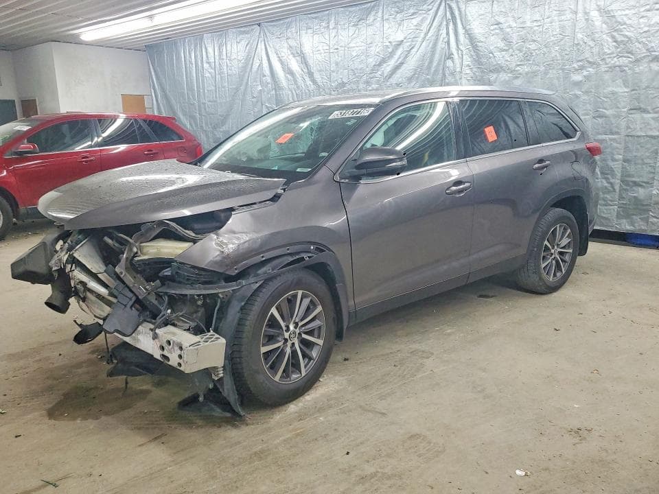 2019 TOYOTA HIGHLANDER XLE - 1