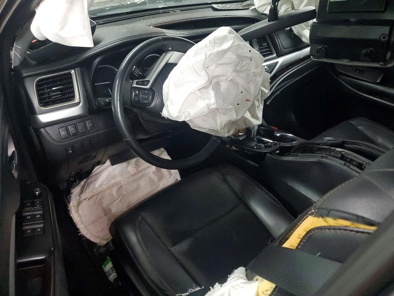 2019 TOYOTA HIGHLANDER XLE 8