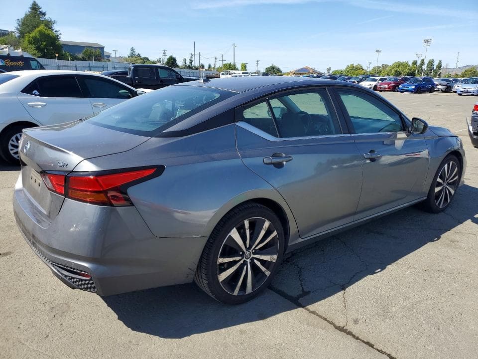 2021 NISSAN ALTIMA SR 3