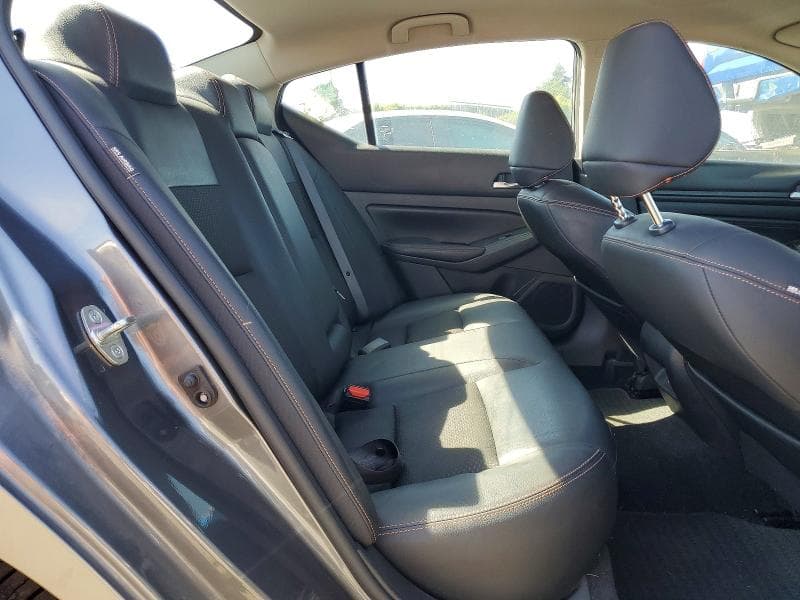 2021 NISSAN ALTIMA SR 10