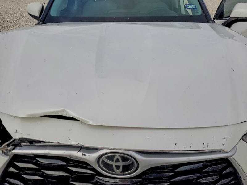 2021 TOYOTA HIGHLANDER LE LE 12