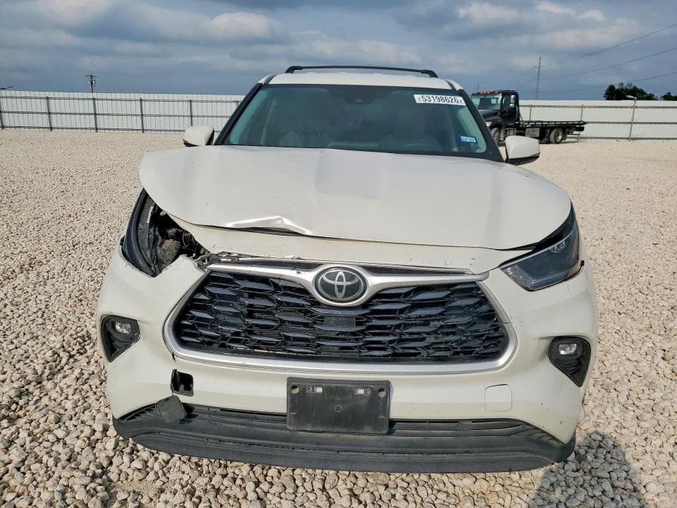 2021 TOYOTA HIGHLANDER LE LE 5