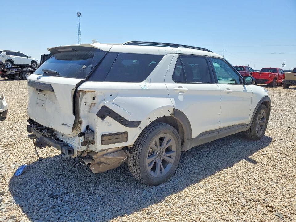 2023 FORD EXPLORER XLT 3