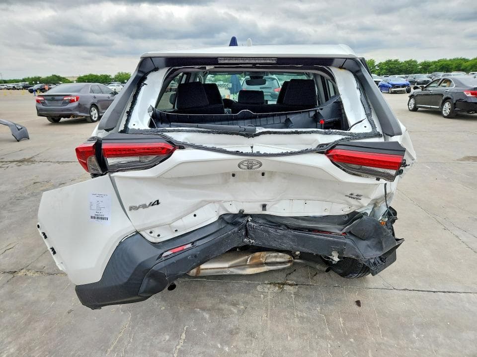 2022 TOYOTA RAV4 LE LE 6