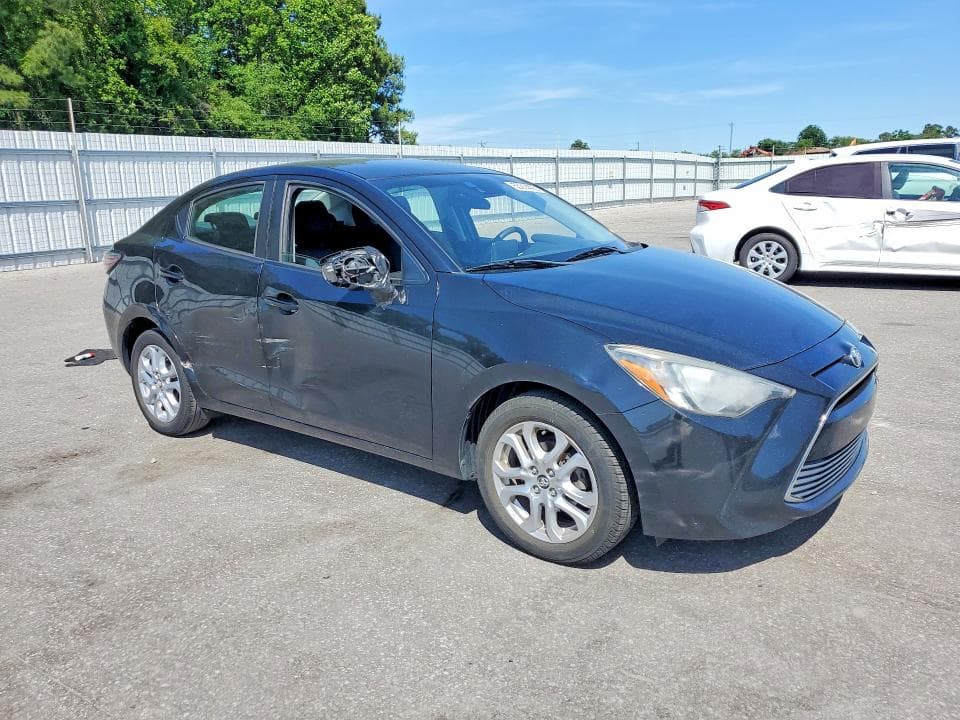 2017 TOYOTA YARIS IA BASE BASE 4