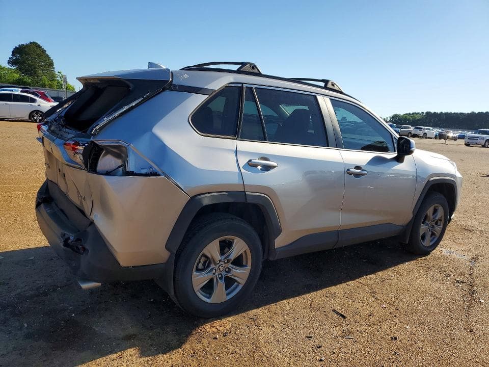2023 TOYOTA RAV4 XLE XLE 3