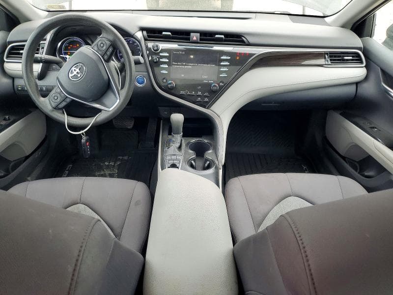 2020 TOYOTA CAMRY LE 8