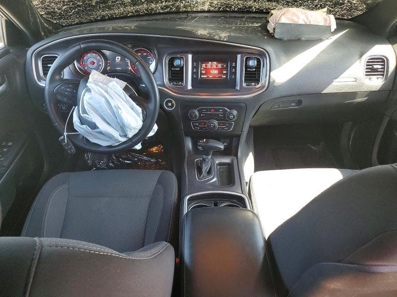 2017 DODGE CHARGER SE 8