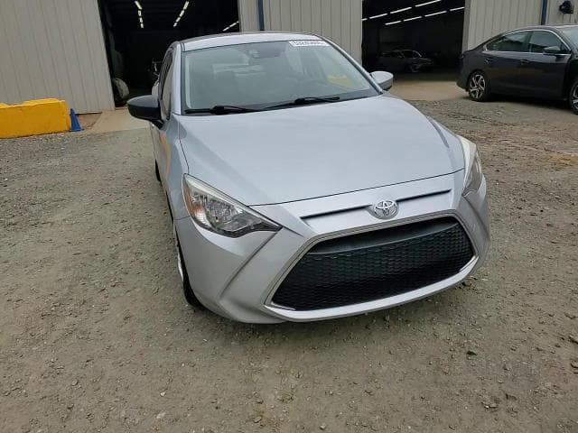 2019 TOYOTA YARIS L L 13