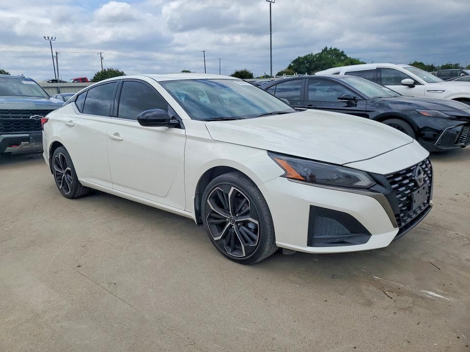 2024 NISSAN ALTIMA 4