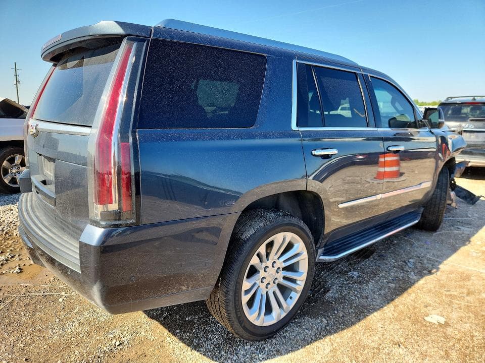 2019 CADILLAC ESCALADE LUXURY 3