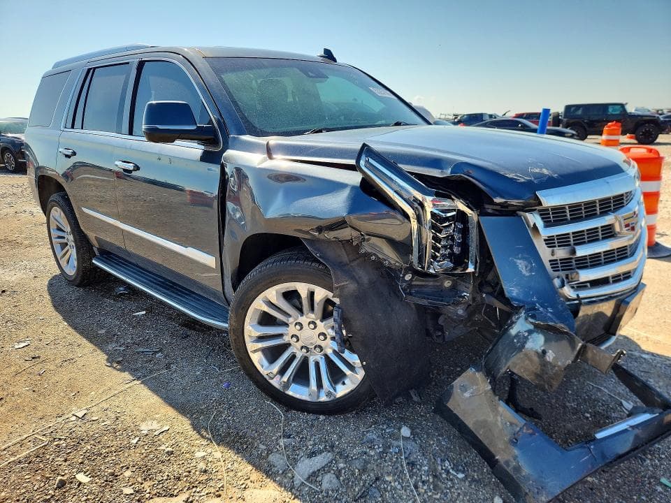 2019 CADILLAC ESCALADE LUXURY 4
