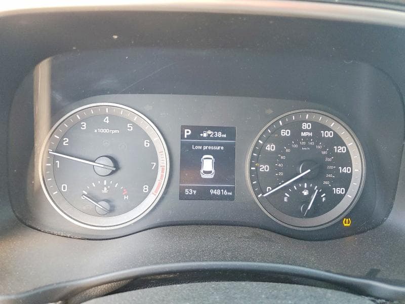 2020 HYUNDAI TUCSON SE 9