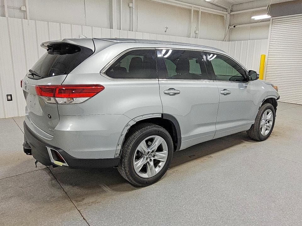 2018 TOYOTA HIGHLANDER LIMITED 3